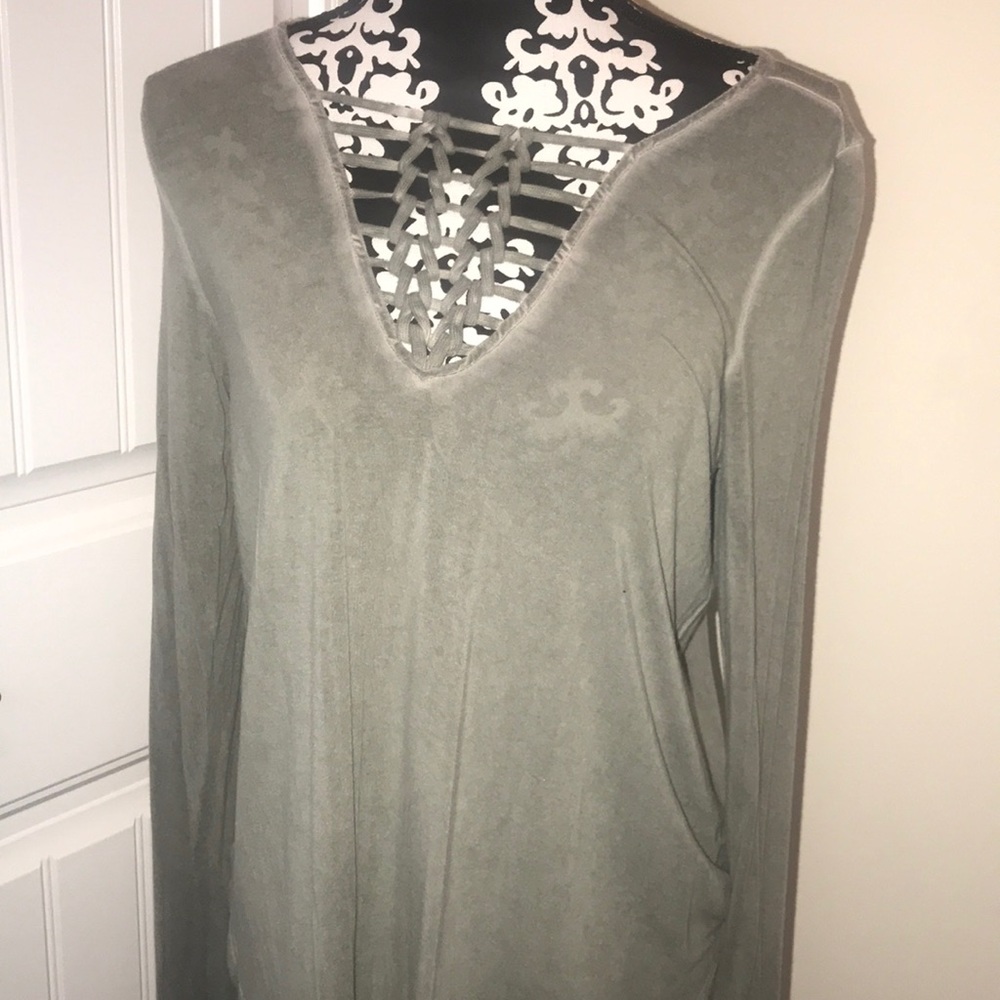 American Eagle shirt